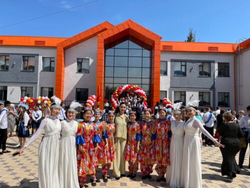 ПОСЛЕДНИЙ ЗВОНОК:ЭМОЦИИ, ЧУВСТВА, ВОСПОМИНАНИЯ, ЗАПЕЧАТЛЁННЫЕ НА ФОТО