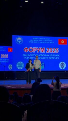 На районном конкурсе ЮДМ команда нашей школы "Келечек" заняла 1-е место и была награждена призом .