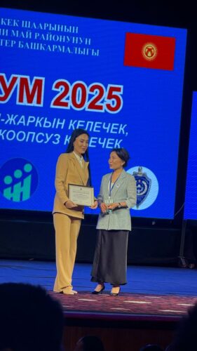 На районном конкурсе ЮДМ команда нашей школы "Келечек" заняла 1-е место и была награждена призом .