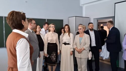 Глава Перми Эдуард Соснин с делегацией посетили нашу школу .